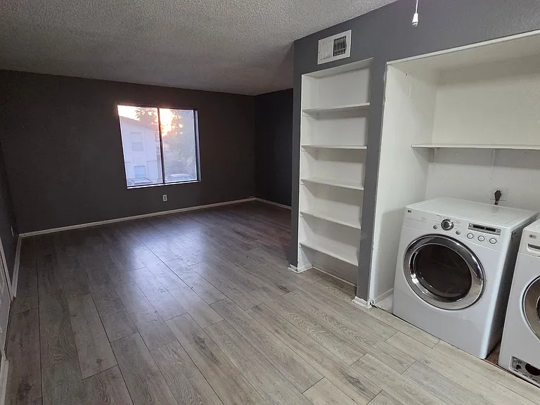 2920 E Cicero St #201 — Photo 8