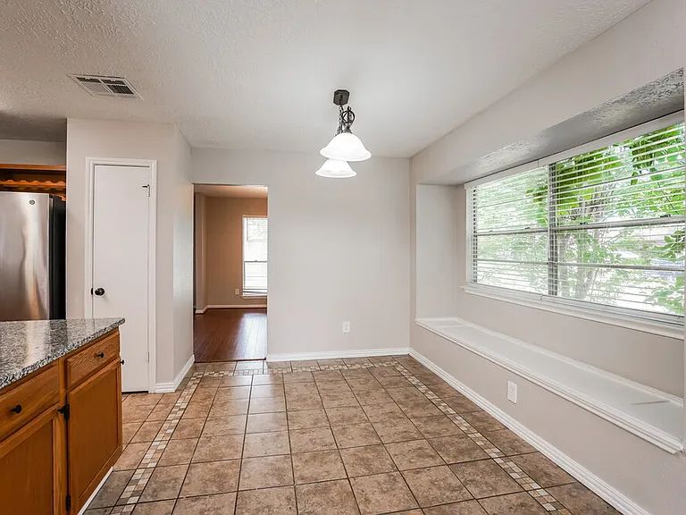 3542 Lindenfield Dr — Photo 7