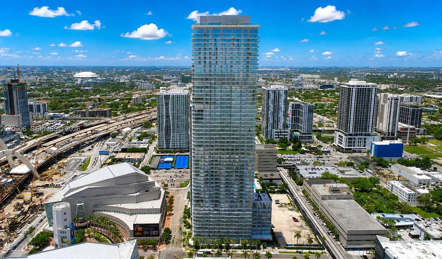 Casa Bella Residences — Photo 2