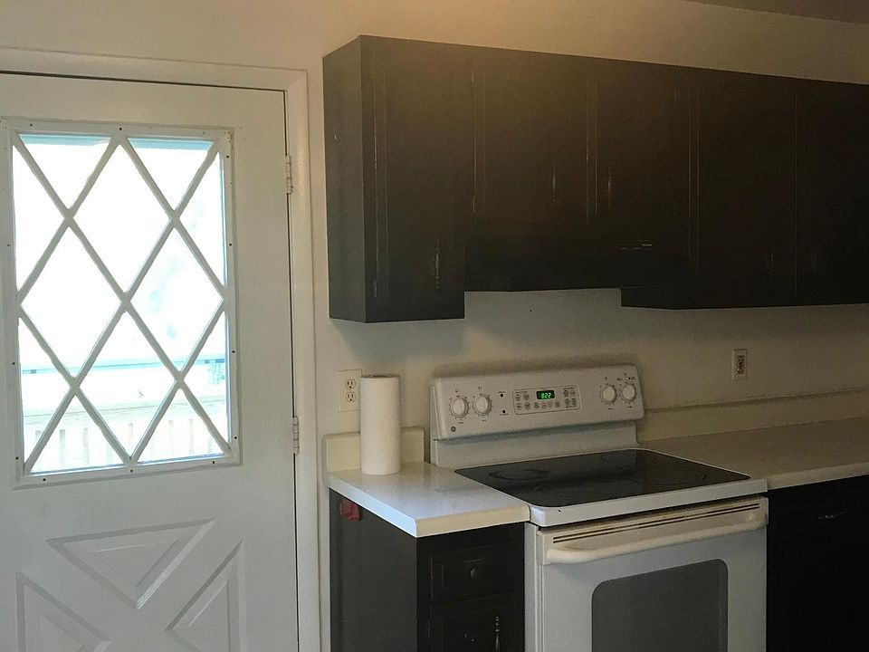 2nd image of 363A Woodpoint Ave