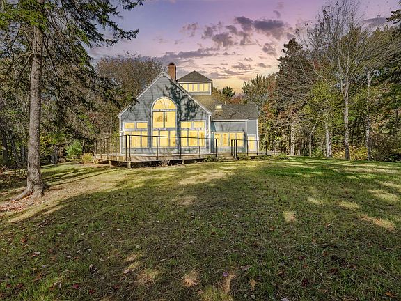 3rd image of 82 Falcon Lane