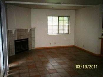 4th image of 421 Baron Ct