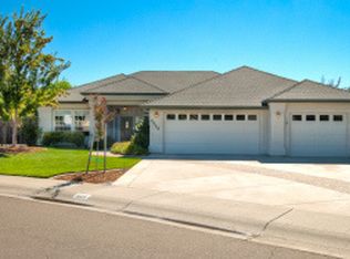 3225 Misty Glen Dr, Redding, CA 96001