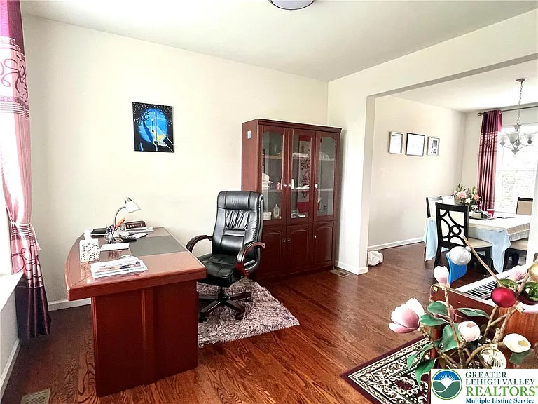 4424 Beech Dr — Photo 4