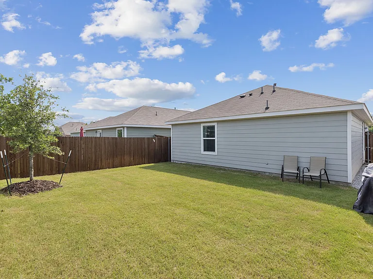 7408 Bluebell Ln — Photo 15