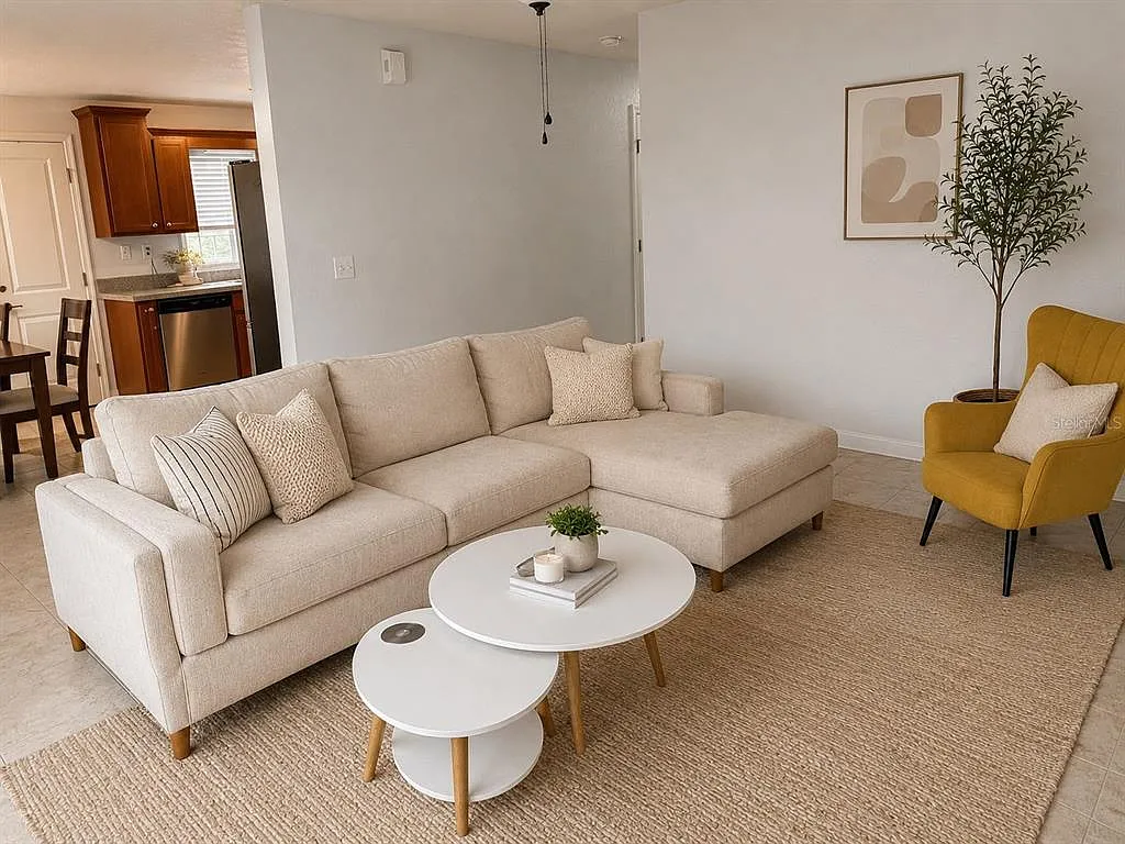3 bed, 2.0 bath, 1248 sqft, $2,600 — Photo 4