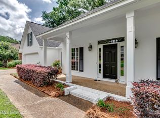 434 Autumn Creek Dr, Ridgeland, MS 39157