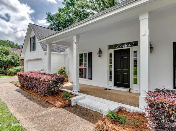 434 Autumn Creek Dr, Ridgeland, MS 39157