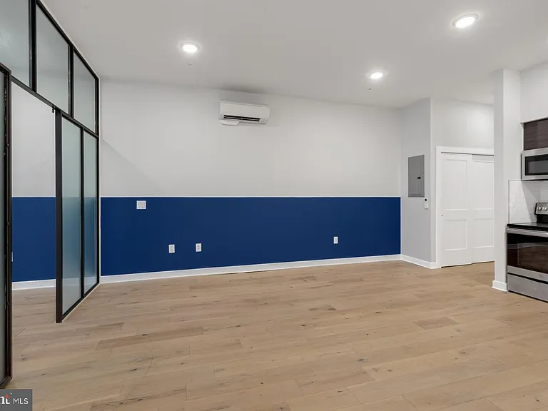 257 N 3rd St #3 — Photo 6