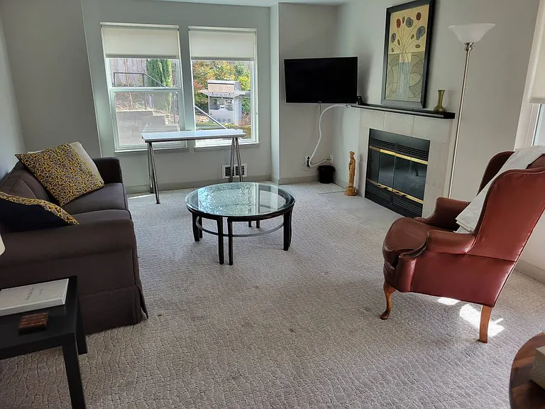 1922 Franklin Ave E #2E — Photo 8