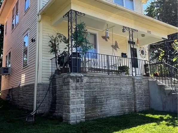 1212 Sylvanie St, Saint Joseph, MO 64501