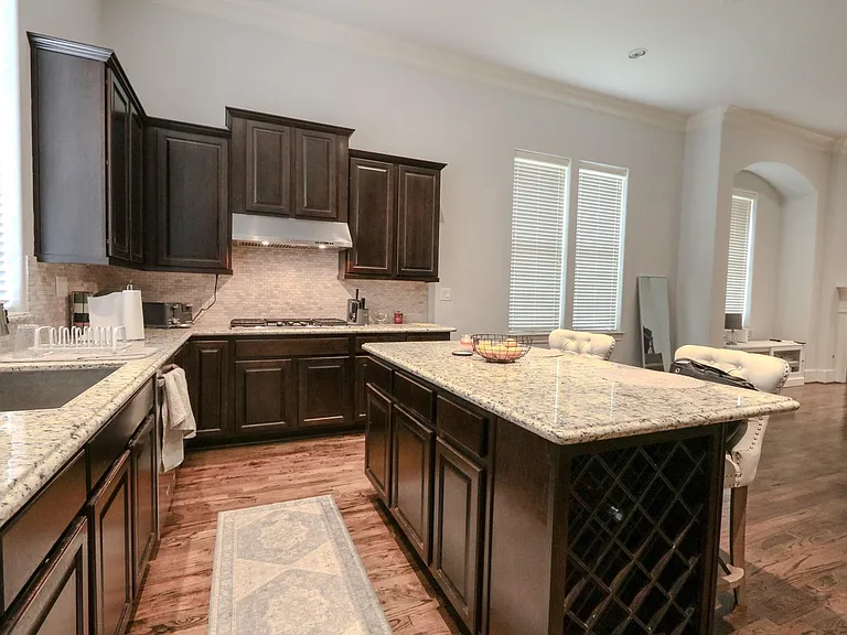 2037 Fannin Sta N — Photo 12