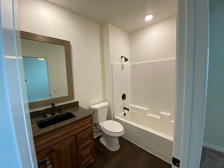 Santa Barbara Luxury Apartment Homes — Photo 13