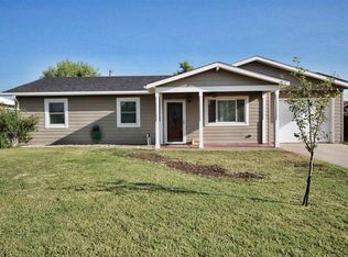 1207 E 32nd St, Hays, KS 67601