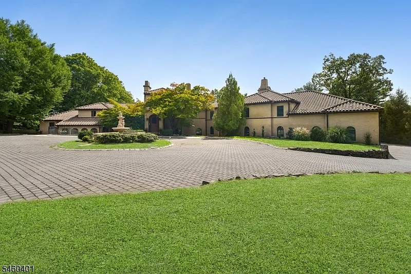 6 bed, 10.0 bath, $17,500 — Photo 2
