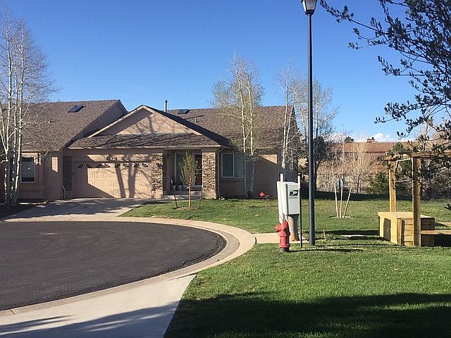 End home on quiet cul-de-sac