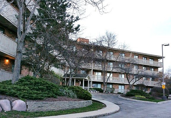 2nd image of 1700 Wedgewood Dr APT 104