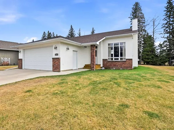 7303 W 61st St, Rocky Mountain House, AB T4T 0A3