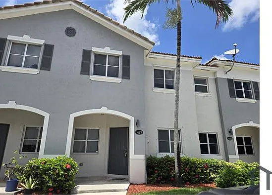4 bed, 1500 sqft, $3,100 — Photo 2