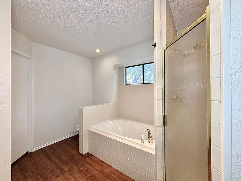 15606 Knollhollow — Photo 15