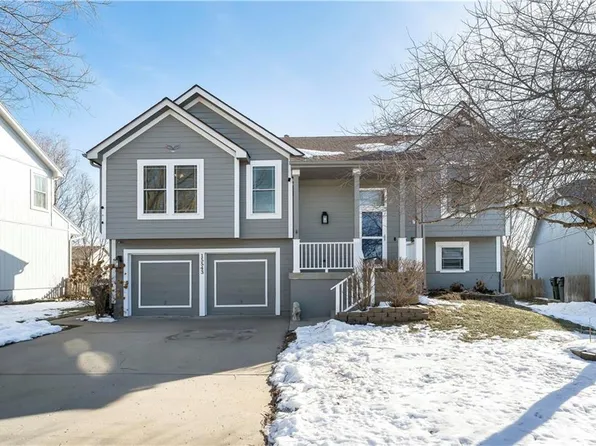 15543 S Alden St, Olathe, KS 66062