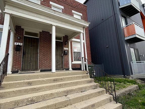 2nd image of 536 W Town St #536