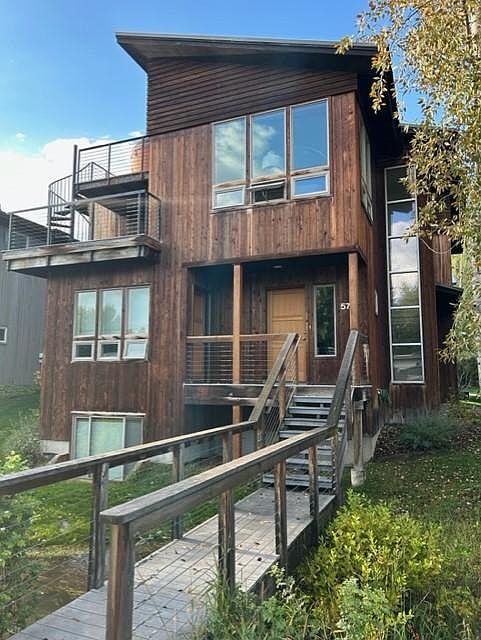 1st image of 578 E Kelly Ave