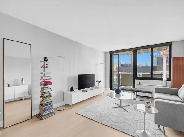 407 Park Avenue South 25E image 1 of 15