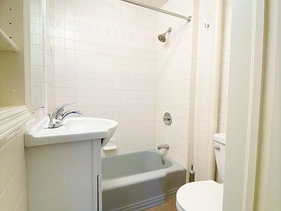 3rd image of 29 W 76th St APT 7