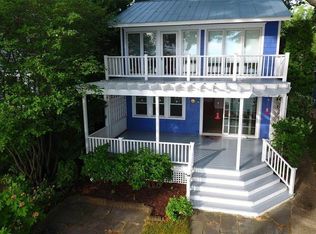 13250 Lakeside Lndg, Fenton, MI 48430