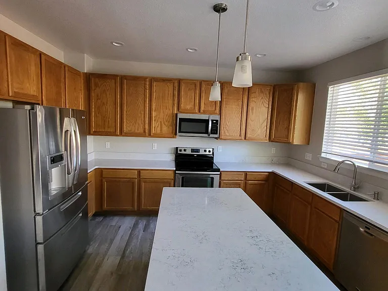 11581 E 118th Ave — Photo 2