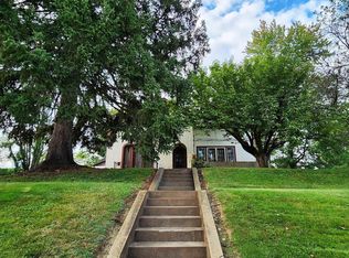 13 W Hefron St, Washington, IN 47501