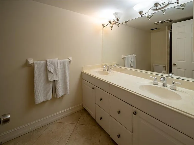 208 Bob O Link Way #B — Photo 8