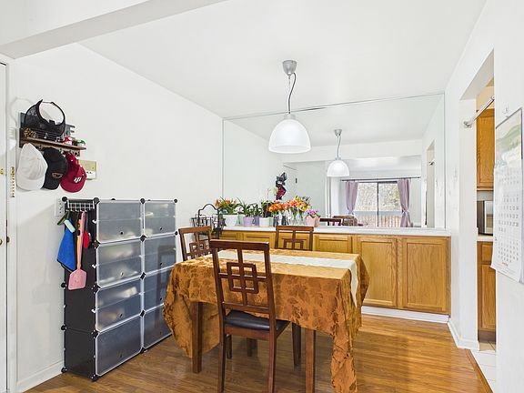 5th image of 820 N Lakeside Dr APT 2C