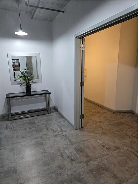 1 bed, 1.0 bath, 1032 sqft, $2,000 — Photo 3