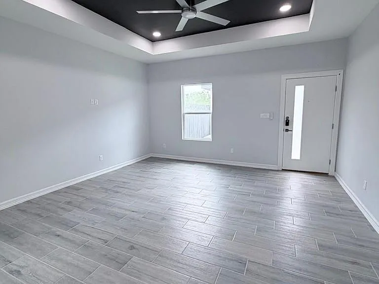 1704 Clinton St #2 — Photo 2
