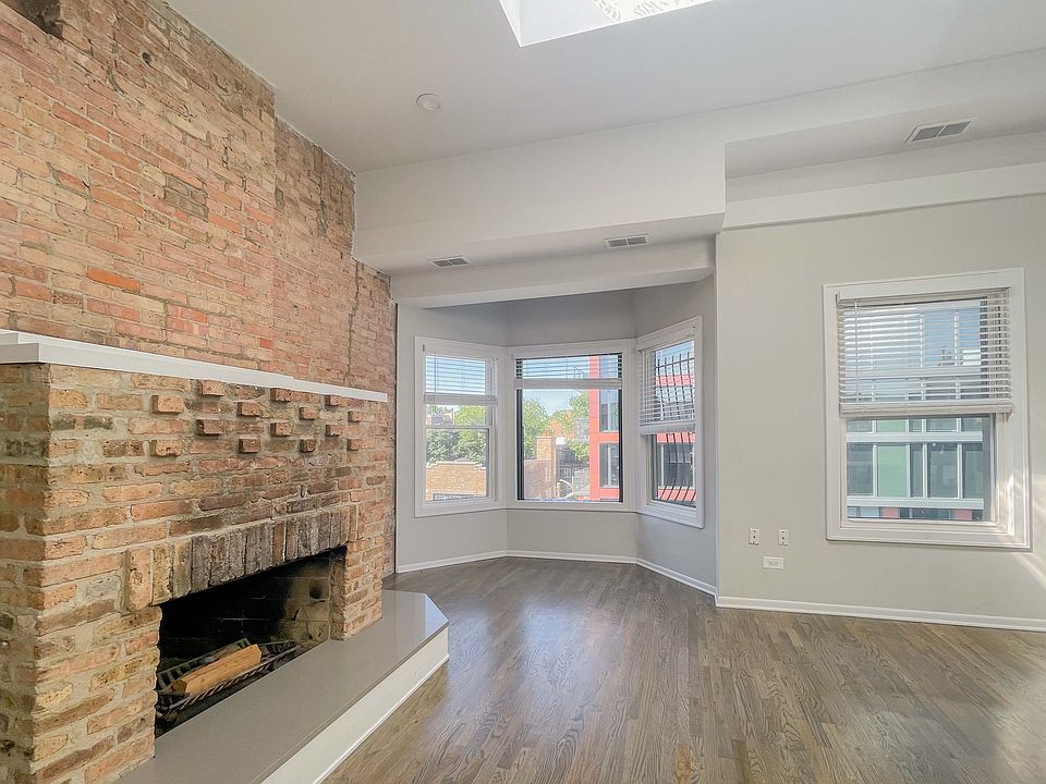 1st image of 2521 1/2 N Lincoln Ave #4