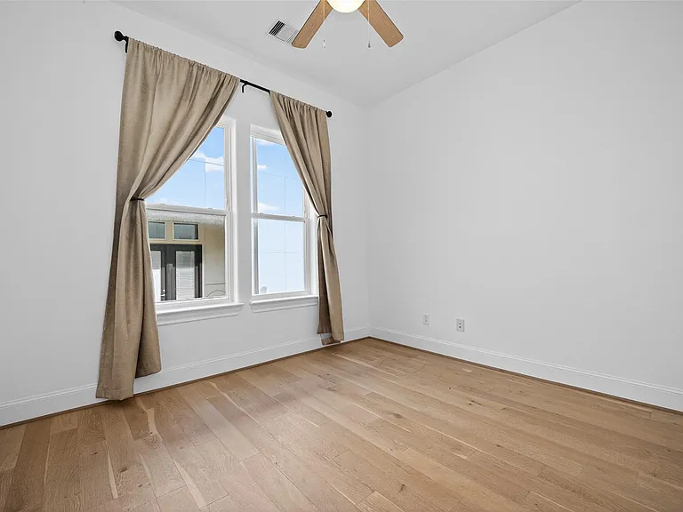 2713 Kinsley Oaks Dr — Photo 30