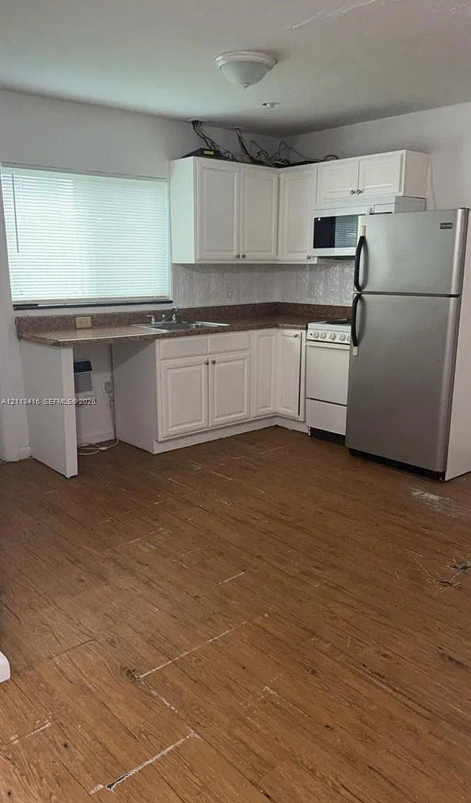 Hollywood Pines Third Ame — Photo 2