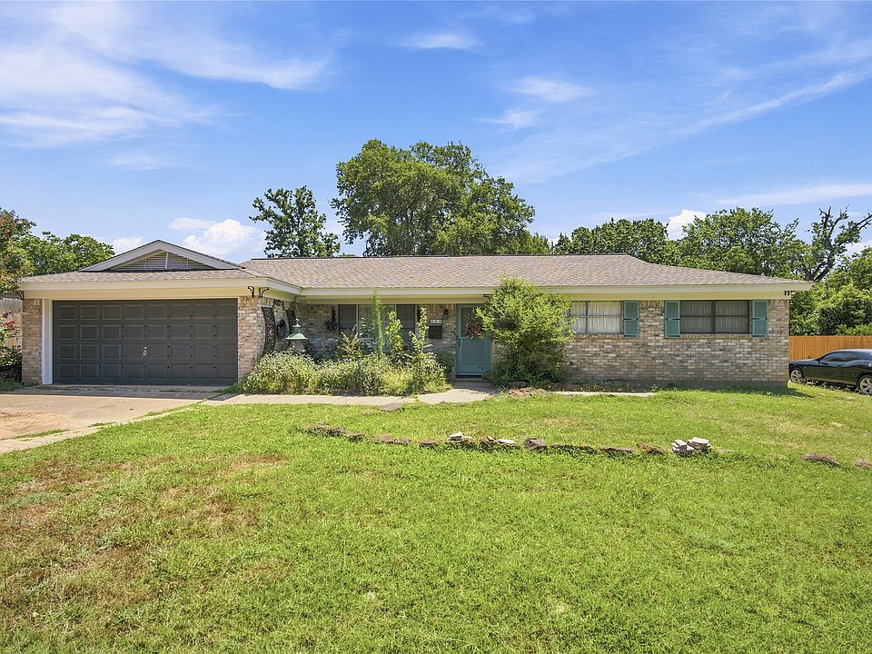 1st image of 403 Westcliff Dr