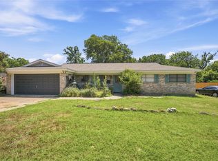 403 Westcliff Dr, Euless, TX 76040