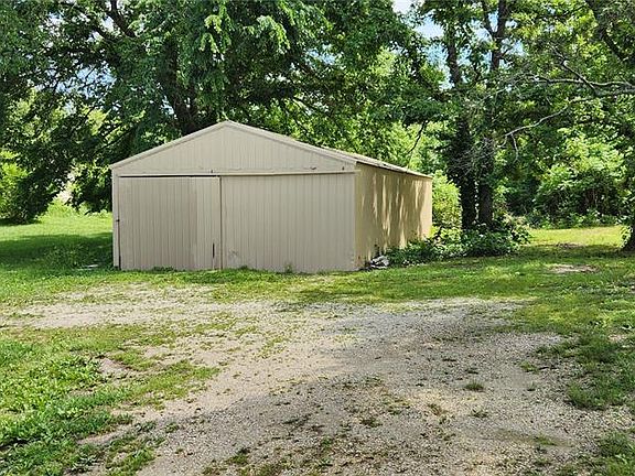 3rd image of 15270 Conway Rd