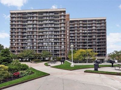 15038 Union Tpke APT 3D, Flushing, NY, 11367