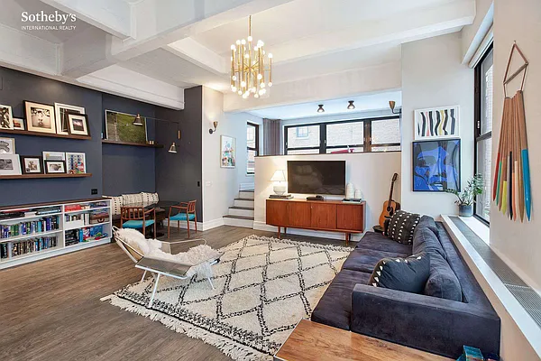 Sold by Sotheby's International Realty | media 3