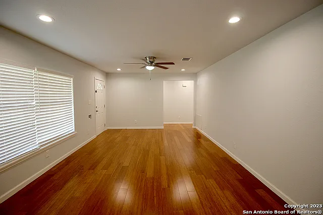 64 Vaughan Pl — Photo 13