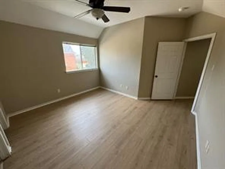 1100 Hunters Creek Dr — Photo 27