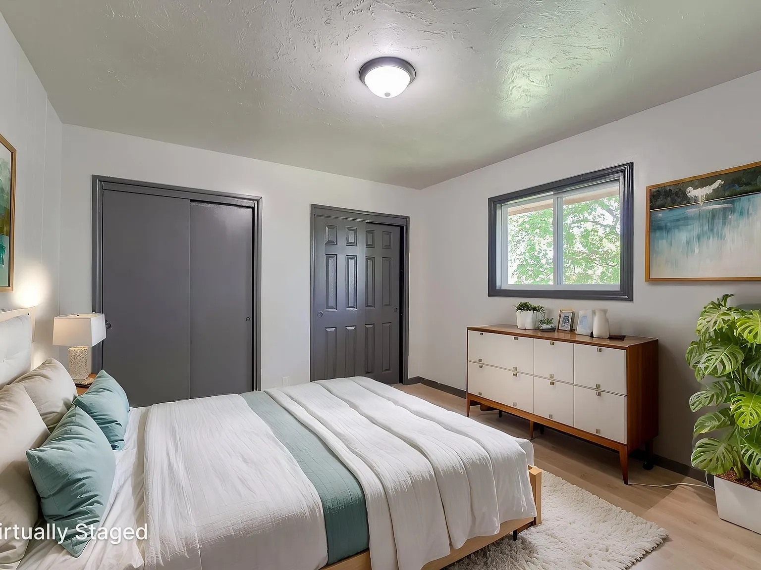 1015 North 47th Avenue - 11 — Photo 2