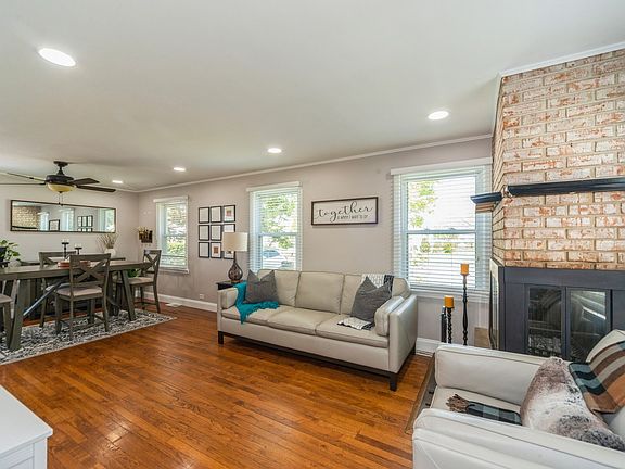 4th image of 2408 Silver Creek Dr