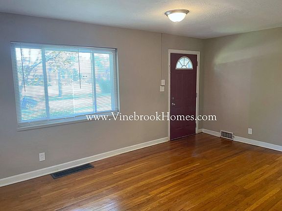 2nd image of 808 Greenmount Blvd