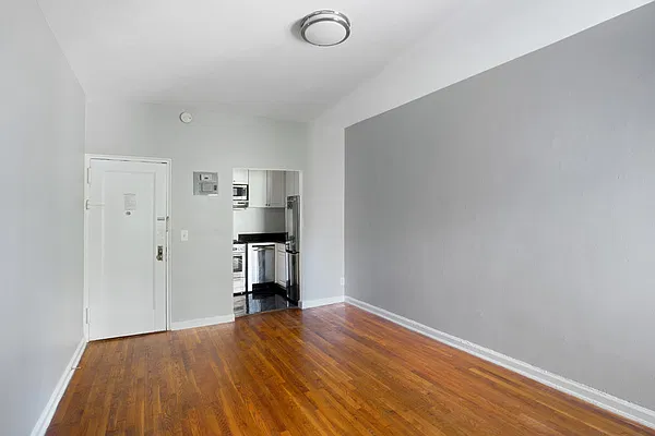 Rented by Cooper & Cooper Real Estate | media 2